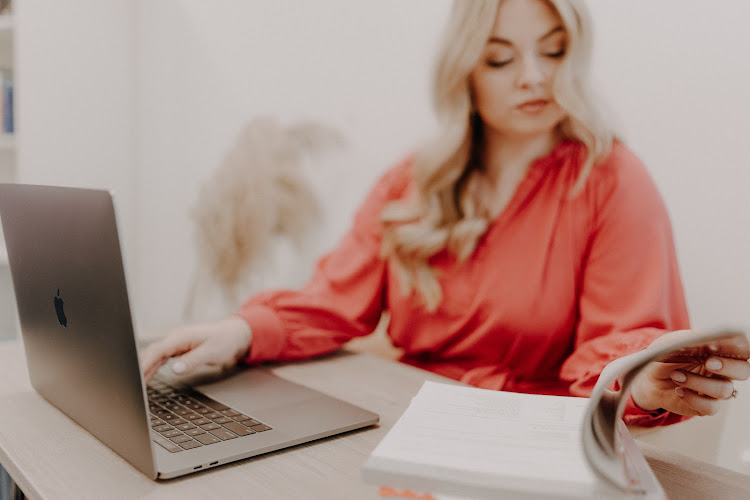 Logo Academy Eve - Jazykové Centrum