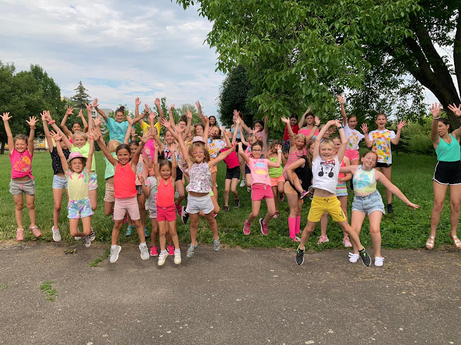 Logo Akropolis, Z.s.