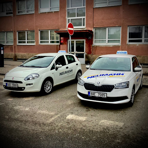 Logo Autoškola Praha - Smíchov, Václav Neumann