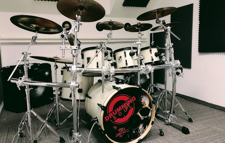 Logo Bubenická Škola Olomouc & Drumming Soul Drum Show