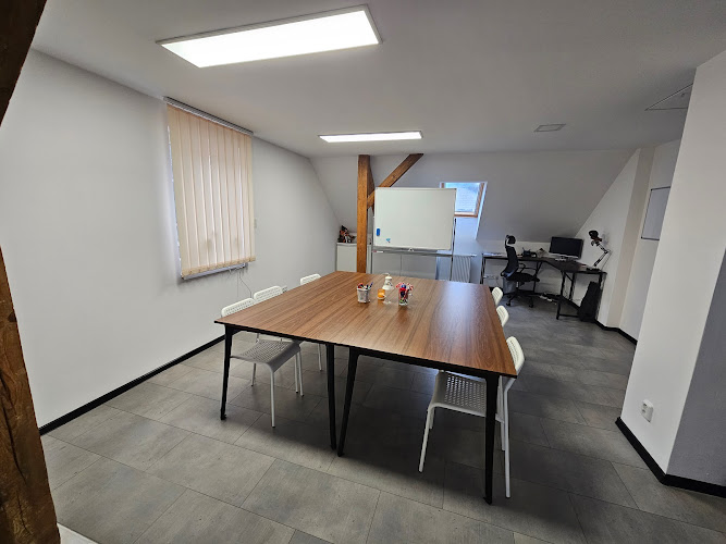 Logo East Anglian Languages - Britská Škola