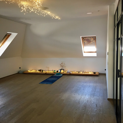 Logo Flow Yoga Studio