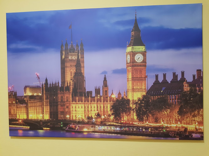 Logo Holmes English S.r.o.