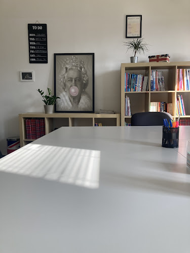 Logo Ivy English - Iva Majerová