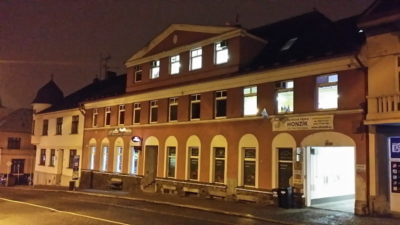 Logo Jazyková Škola Honzík Třebíč S.r.o.