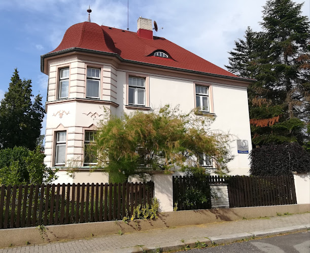 Logo Jazyková Škola Lingua, Mgr. M. Peroutková