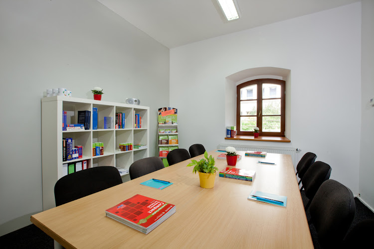 Logo Jazyková Škola Radost