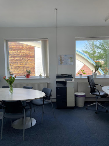 Logo Magic English, Jazyková Škola