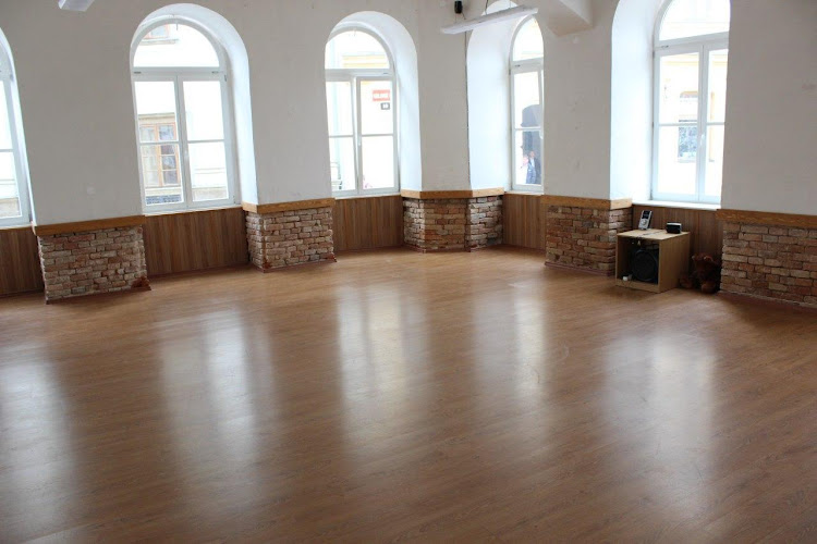 Logo Mighty Shake Znojmo - Streetová A Performing Taneční Skupina - Umělecké Studio