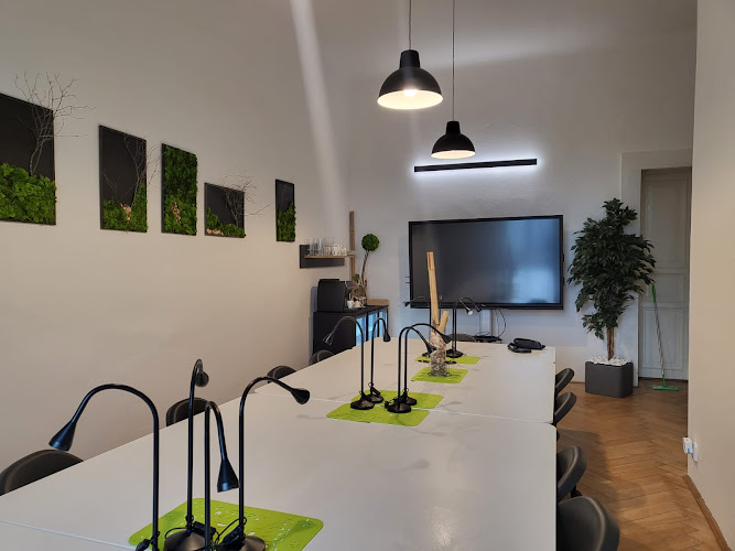 Logo Podnikatelské Edukační Centrum Prostějov