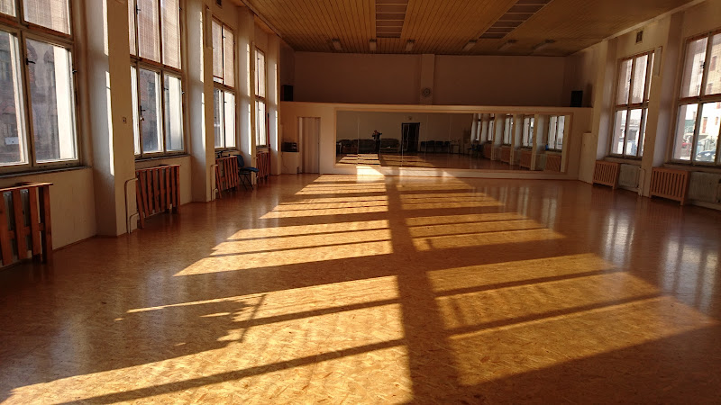 Logo Rm Dance Studio