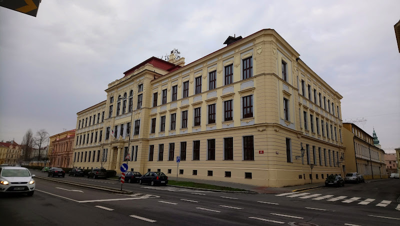 Logo Střední A Vyšší Pedagogická Škola