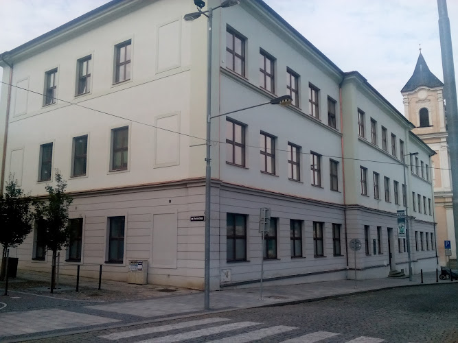 Logo Vyšši Odborná Škola A Obchodní Akademie