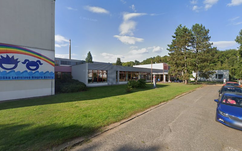 Logo Základní Škola Dr. Františka Ladislava Riegra (Trap House)